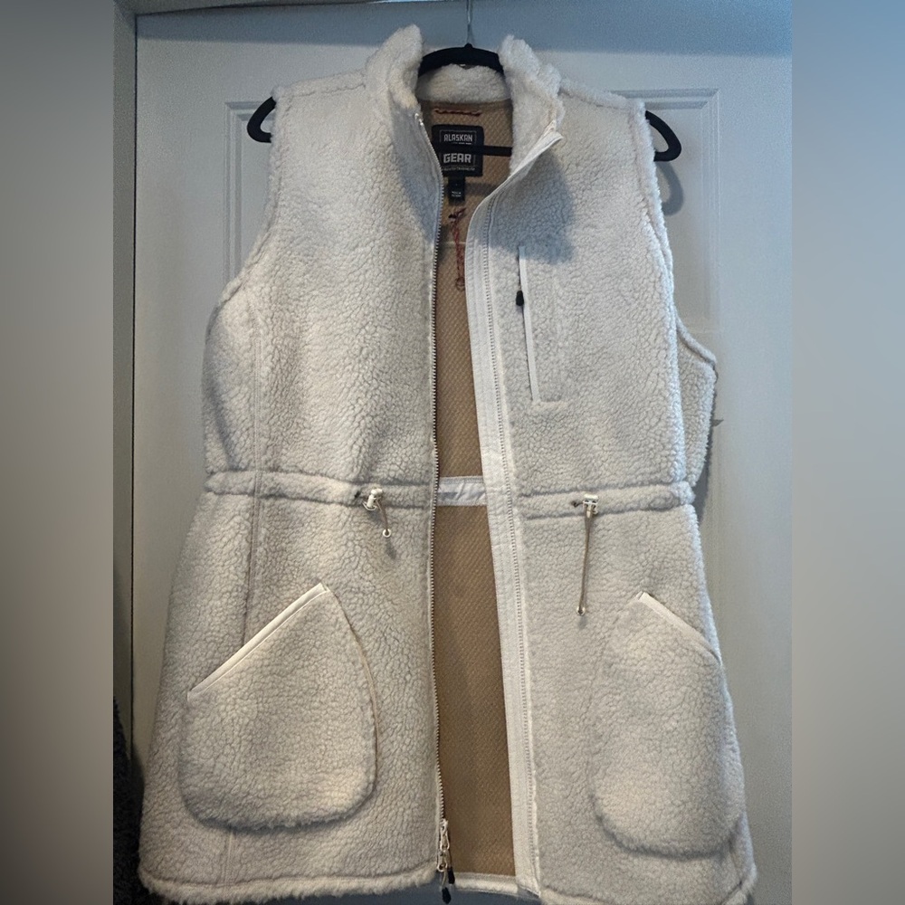 Duluth Trading Company Alaskan Hard Gear Women's White Fleece Vest Large